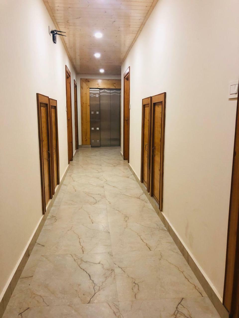 Hotel Pashmina Manāli Zewnętrze zdjęcie